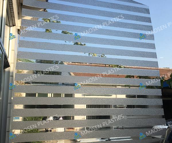 Static adhesive tape